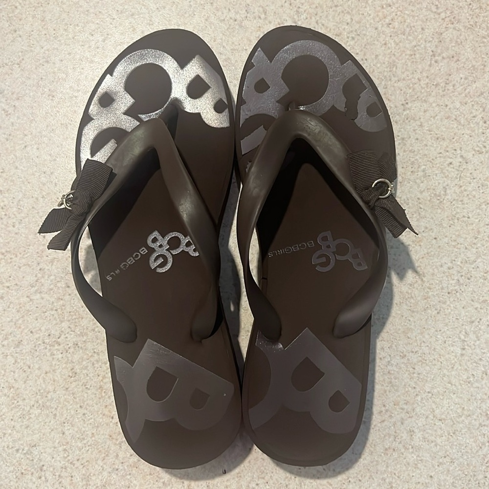 BCBG slippers